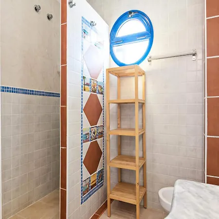 3br - Private Heated Pool - Parking Apartment